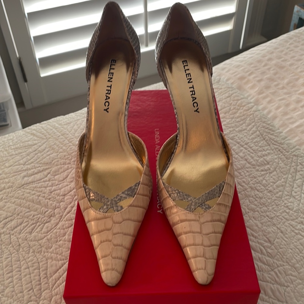 Linda Allard Ellen Tracy Fede Croco pumps